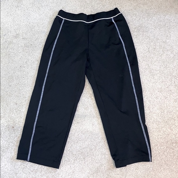 Nike athletic capri pants - Picture 2 of 3
